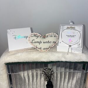 Disney Exclusive Minnie Mouse Bracelet and Earring Set - NEW